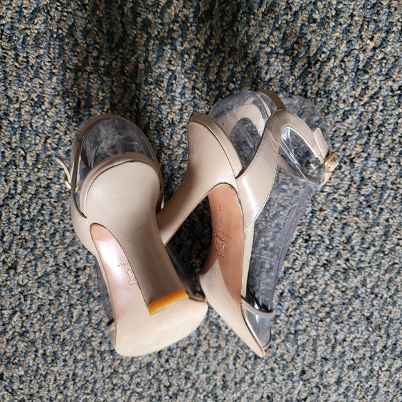 Stunning Donna Karan New York Neutral Strappy Sandals Size 8 - Picture 7 of 16